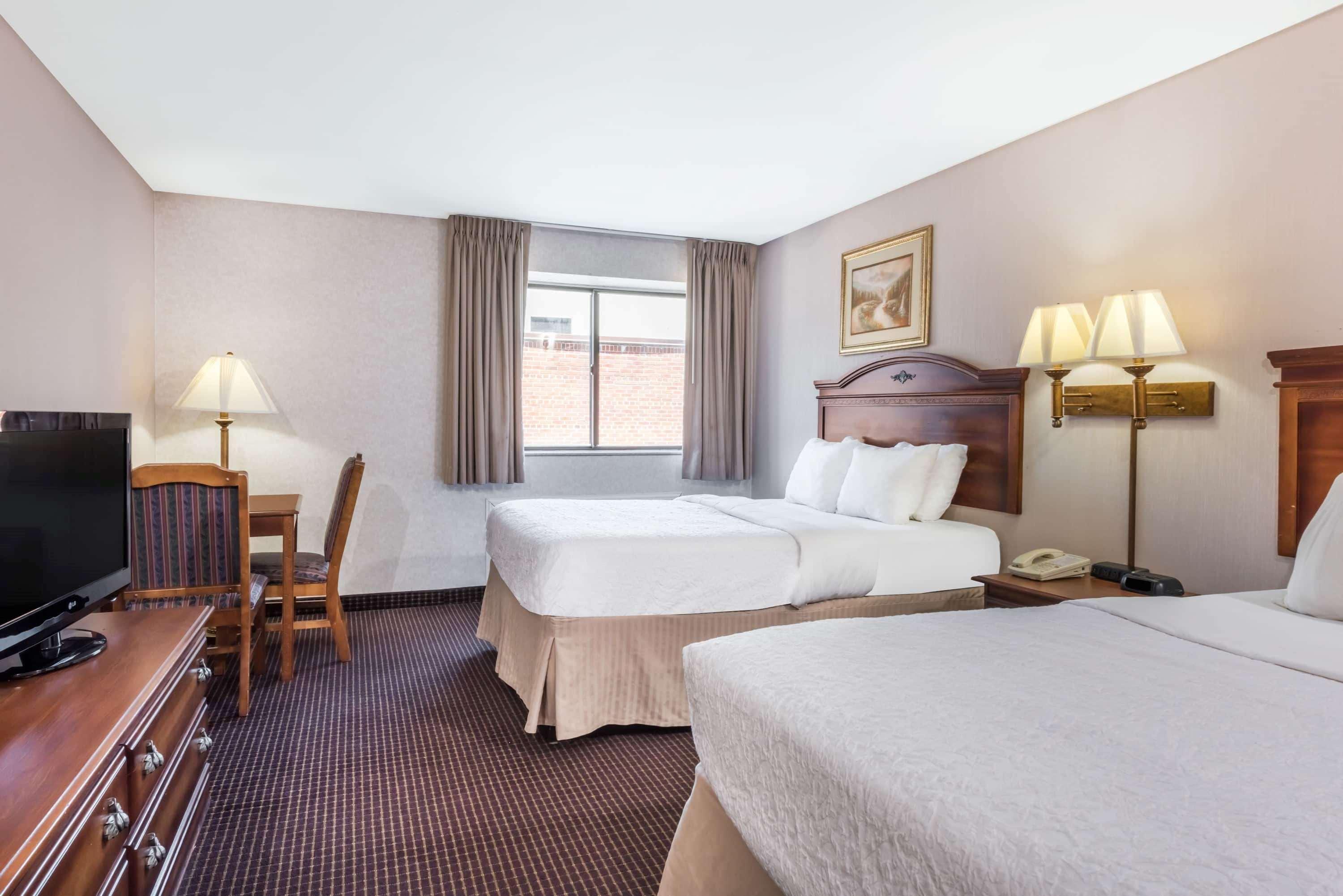รามาดา บาย วินด์แฮม พอตส์วิลล์/แฟรกวิลล์ Hotel Pottsville ภายนอก รูปภาพ